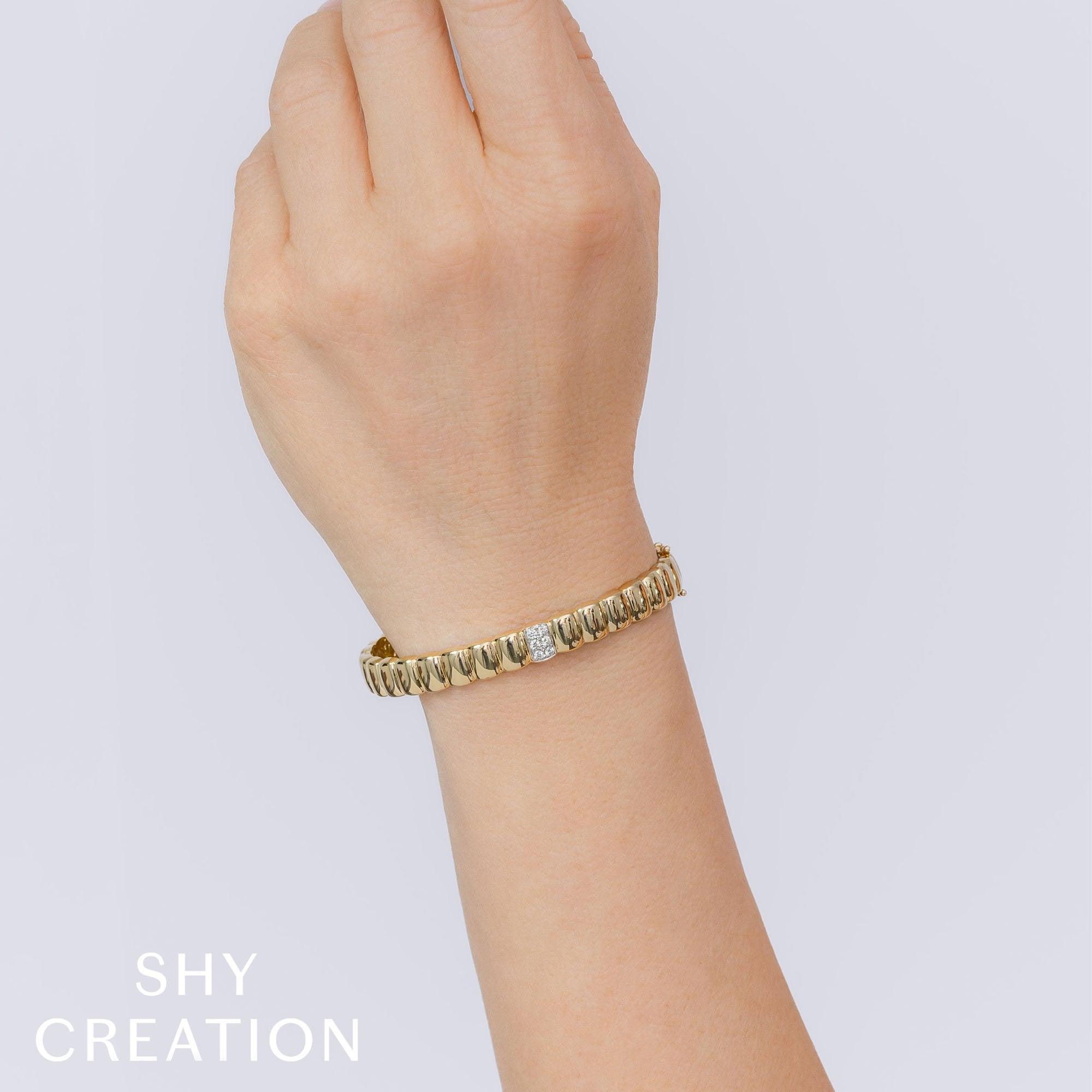 Shy Creation Bangle