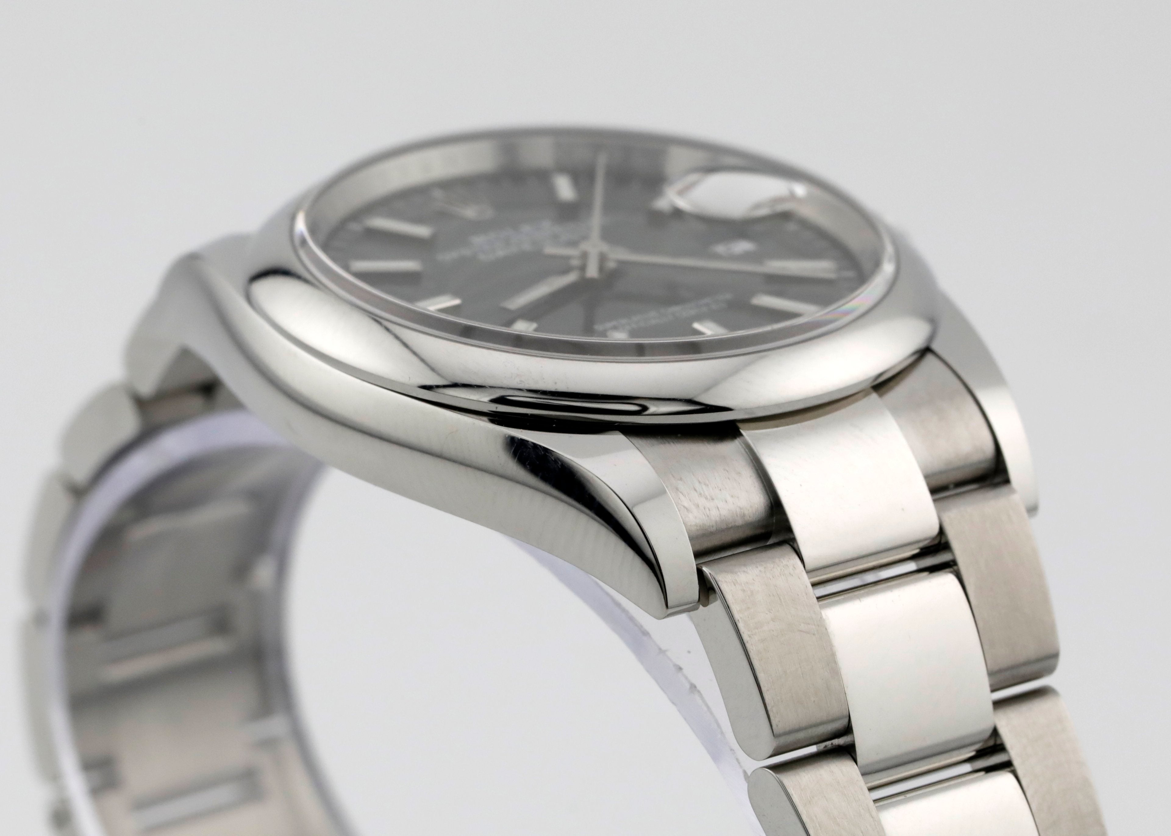 Pre Owned Rolex Datejust 36 Olive Green Palm Dial Ref# 126200