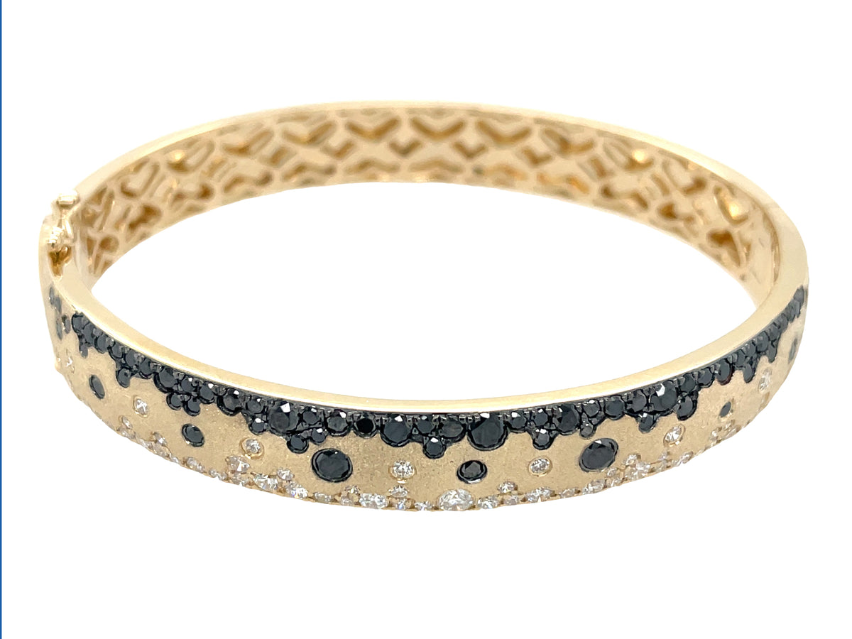 Dilamani Black and White Diamond Bangle