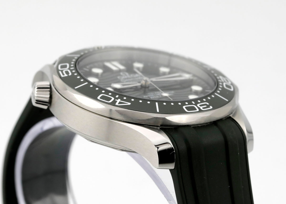Pre Owned Omega Seamaster Diver 300m Ref# 21030422010001