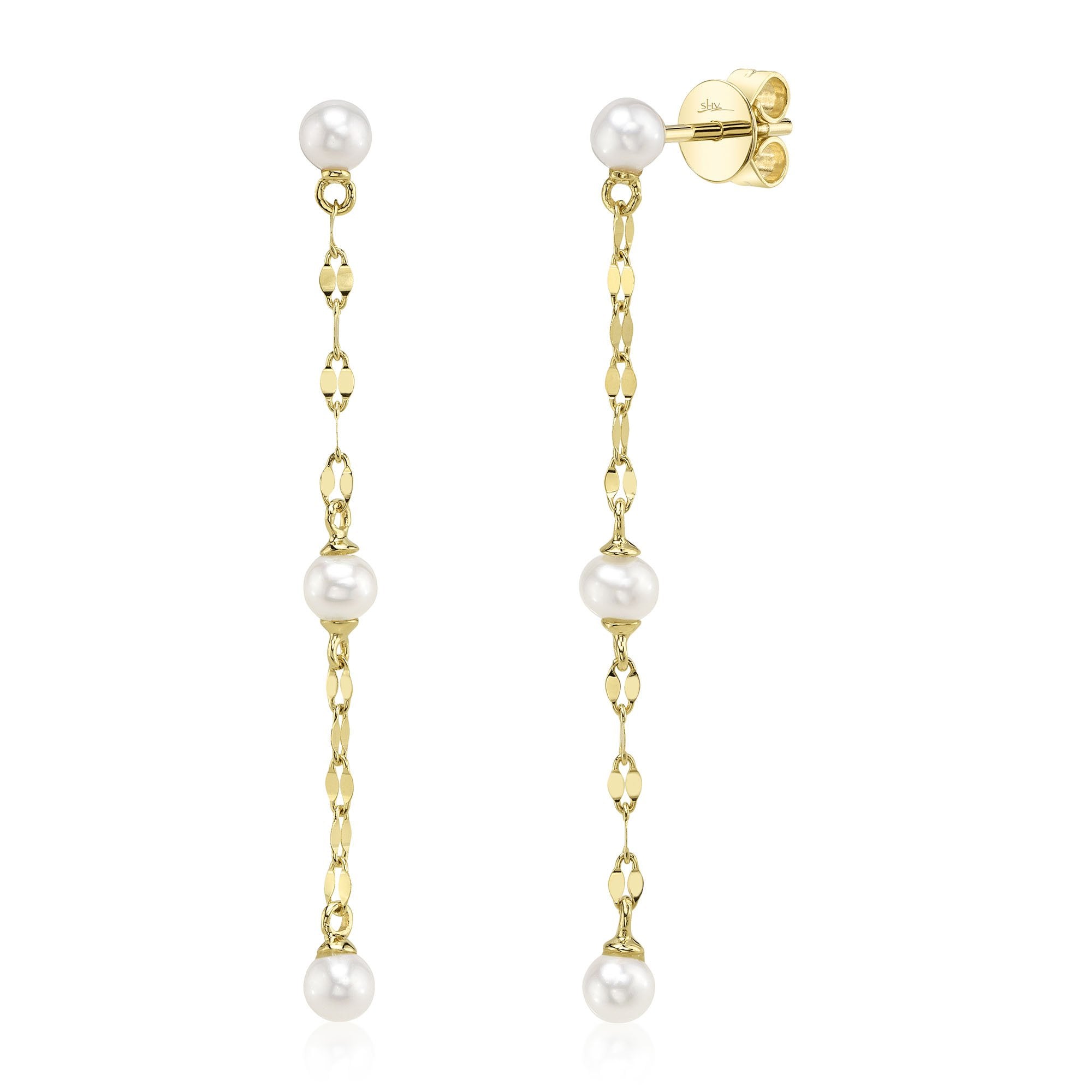 Shy Creation Pearl Earrings