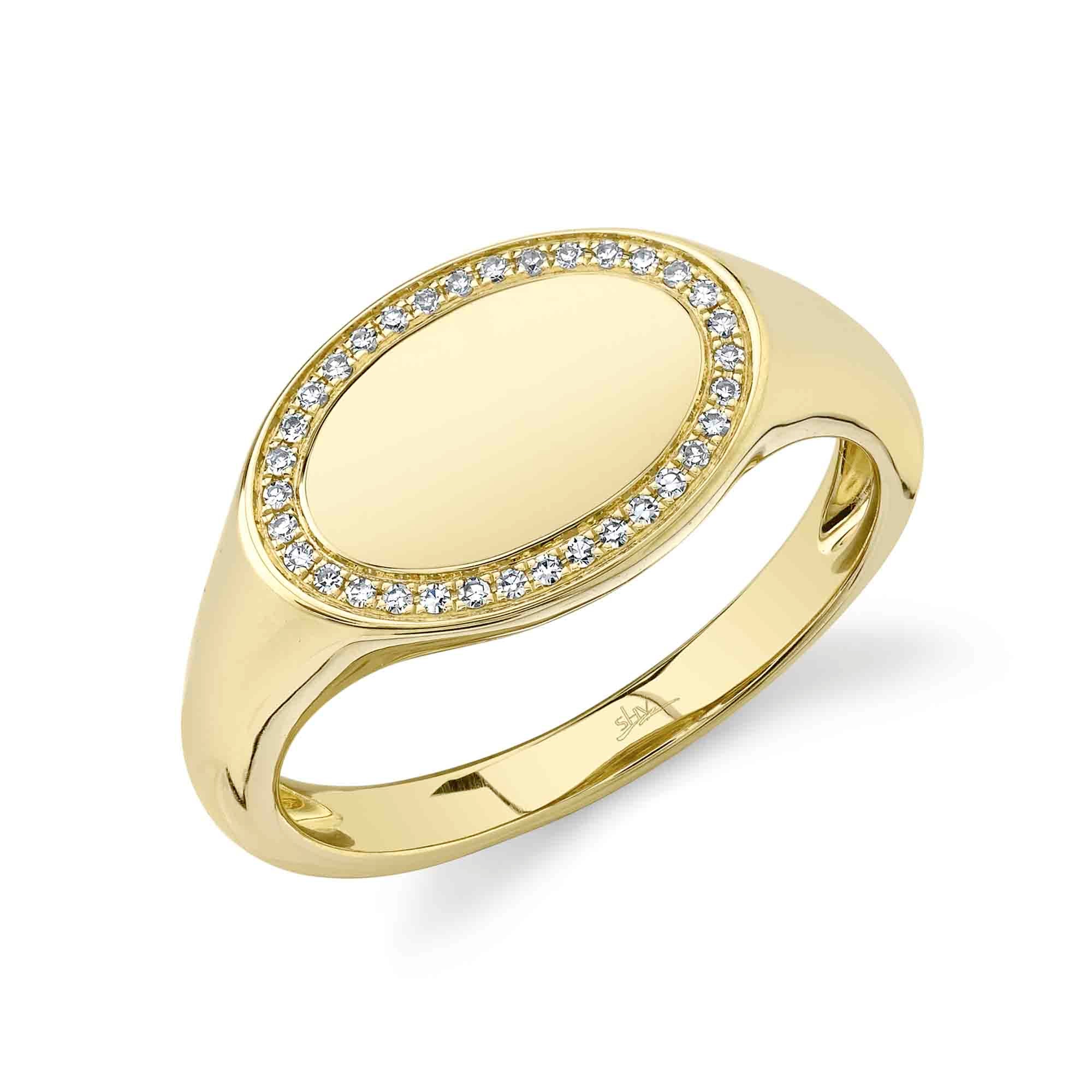 Shy Creation Signet Ring with Diamonds