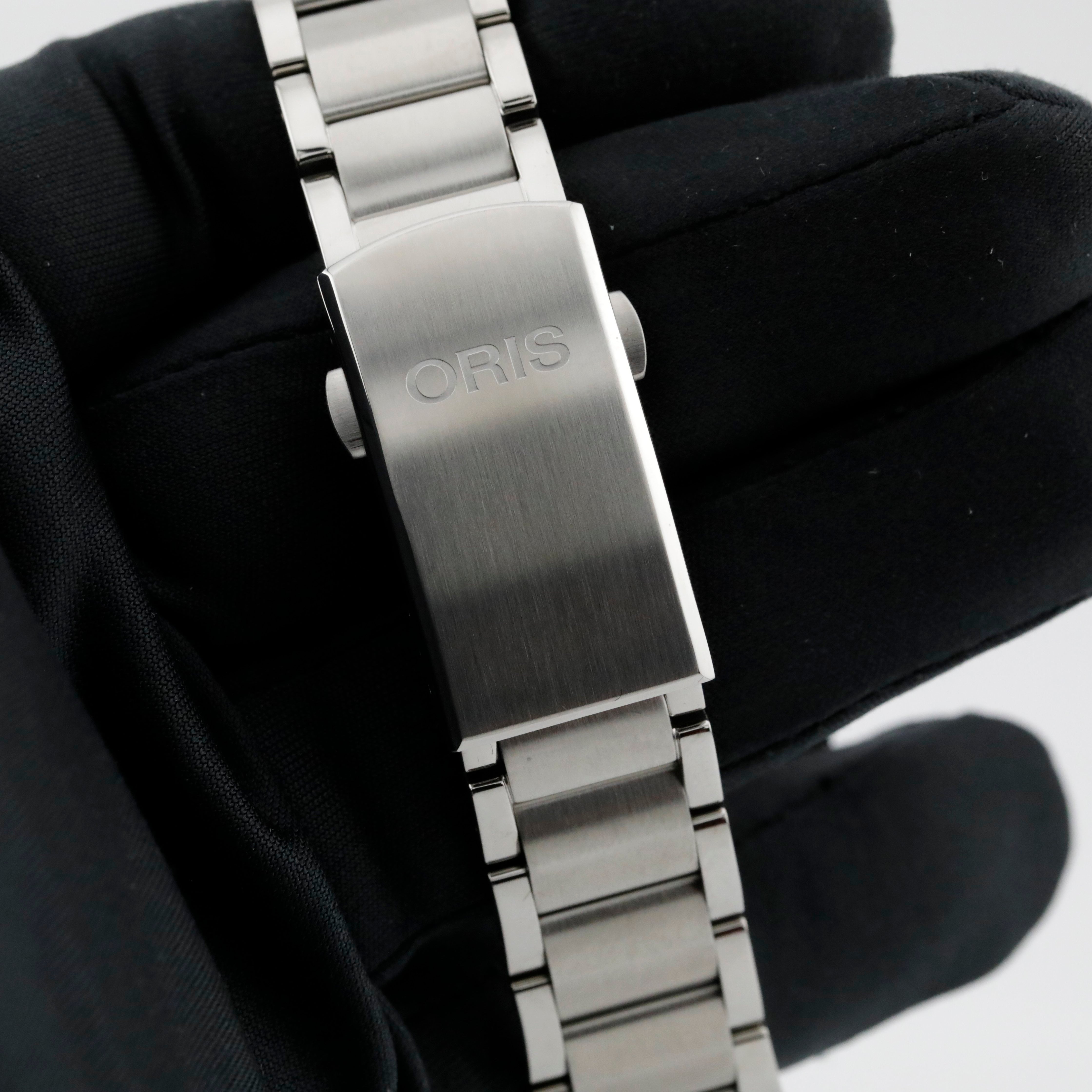 Pre Owned Oris Aquis Sun Wukong Limitied Edition Ref# 0173377664185-set