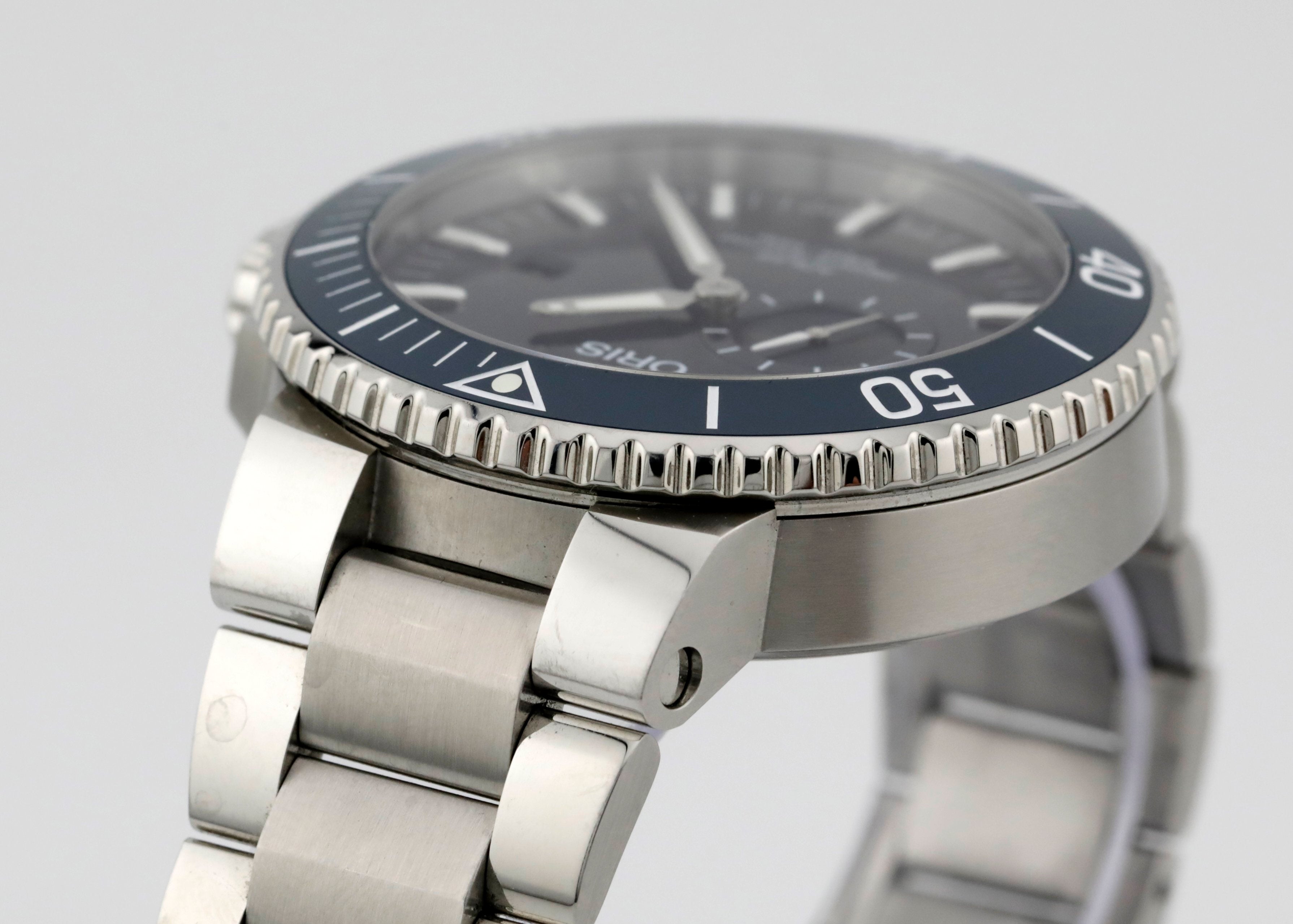 Pre Owned Oris Aquis Small Seconds Date Ref# 01 743 7733 4155