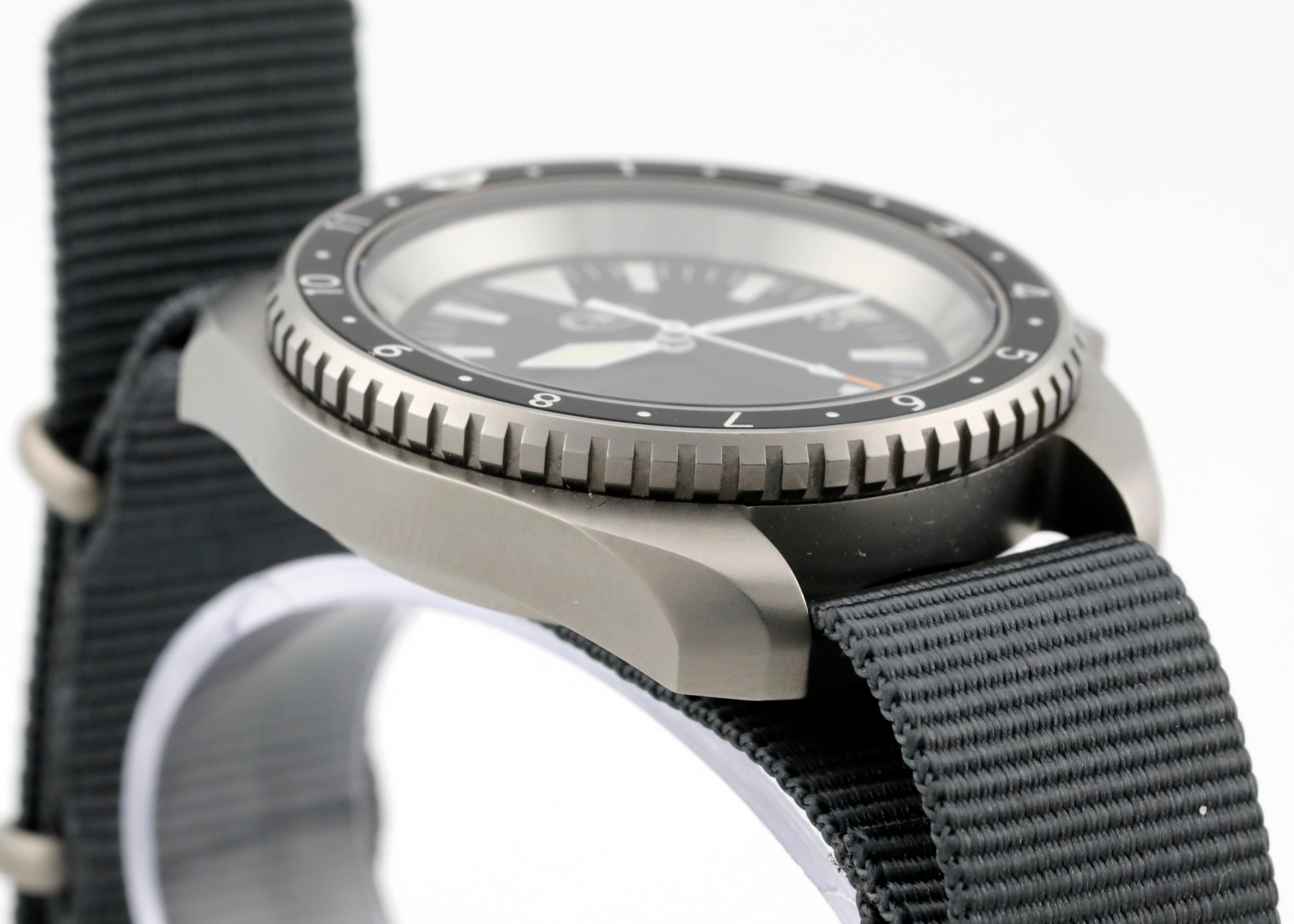 Pre Owned  CWC TGN Crew Watch No. 1 LE