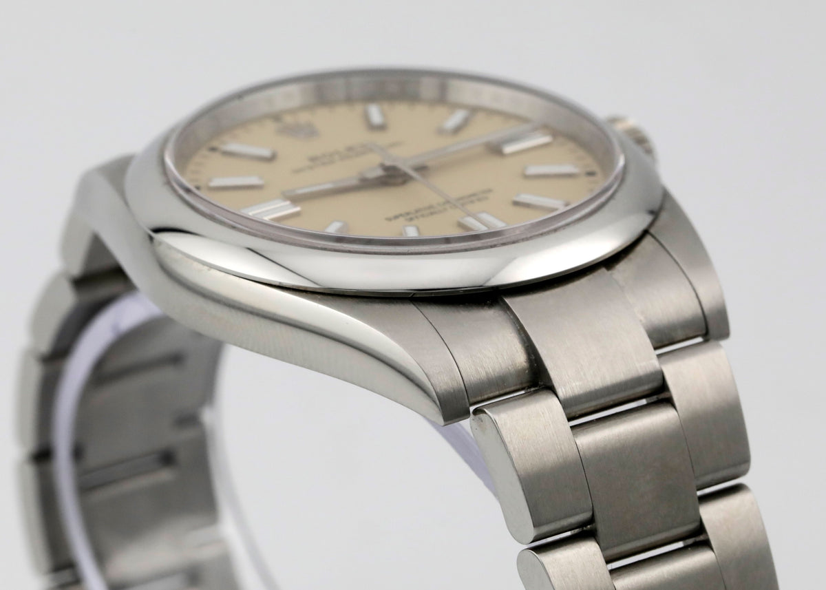 Pre Owned Rolex Oyster Perpetual 41, beige dial, steel bracelet, ref. 134300