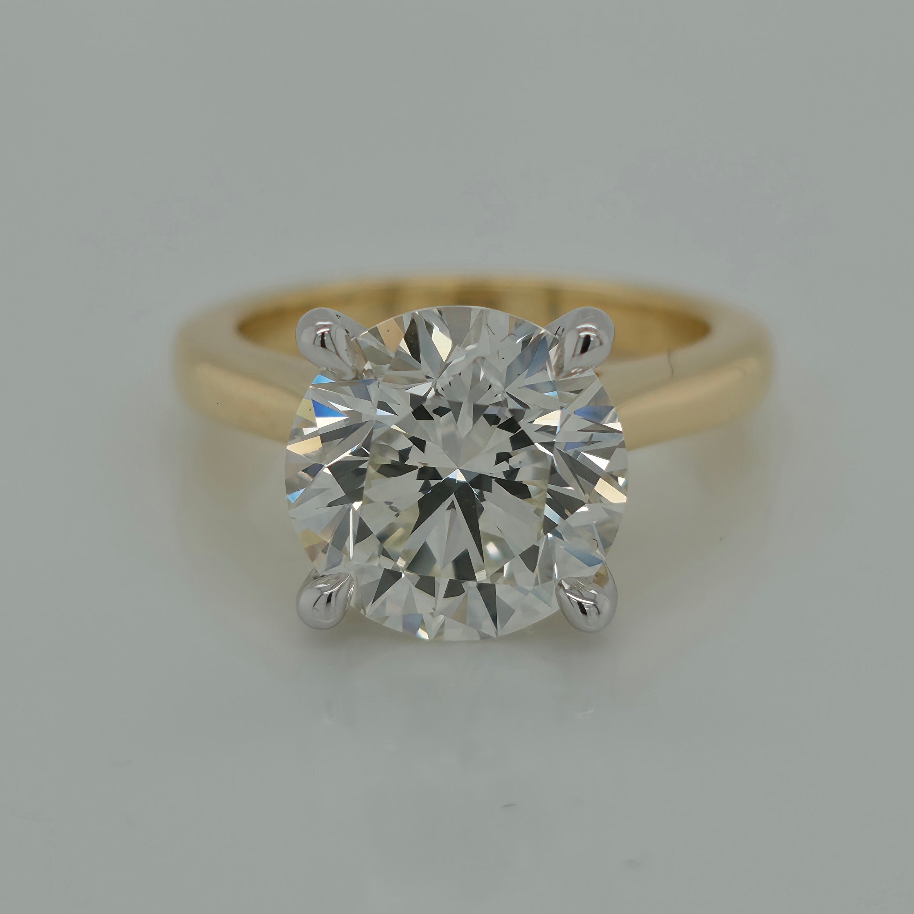 4.02ct Round Brilliant Shaped Solitaire Diamond Engagement Ring