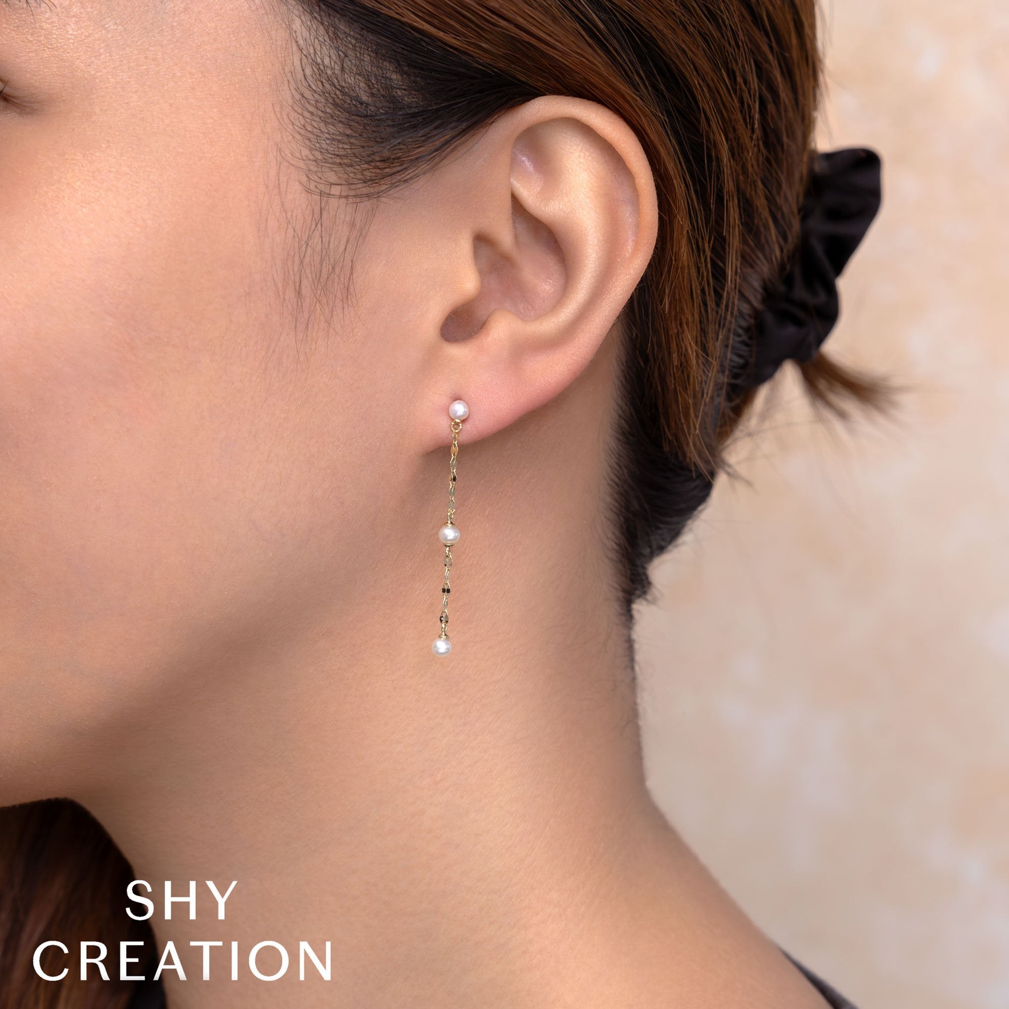 Shy Creation Pearl Earrings