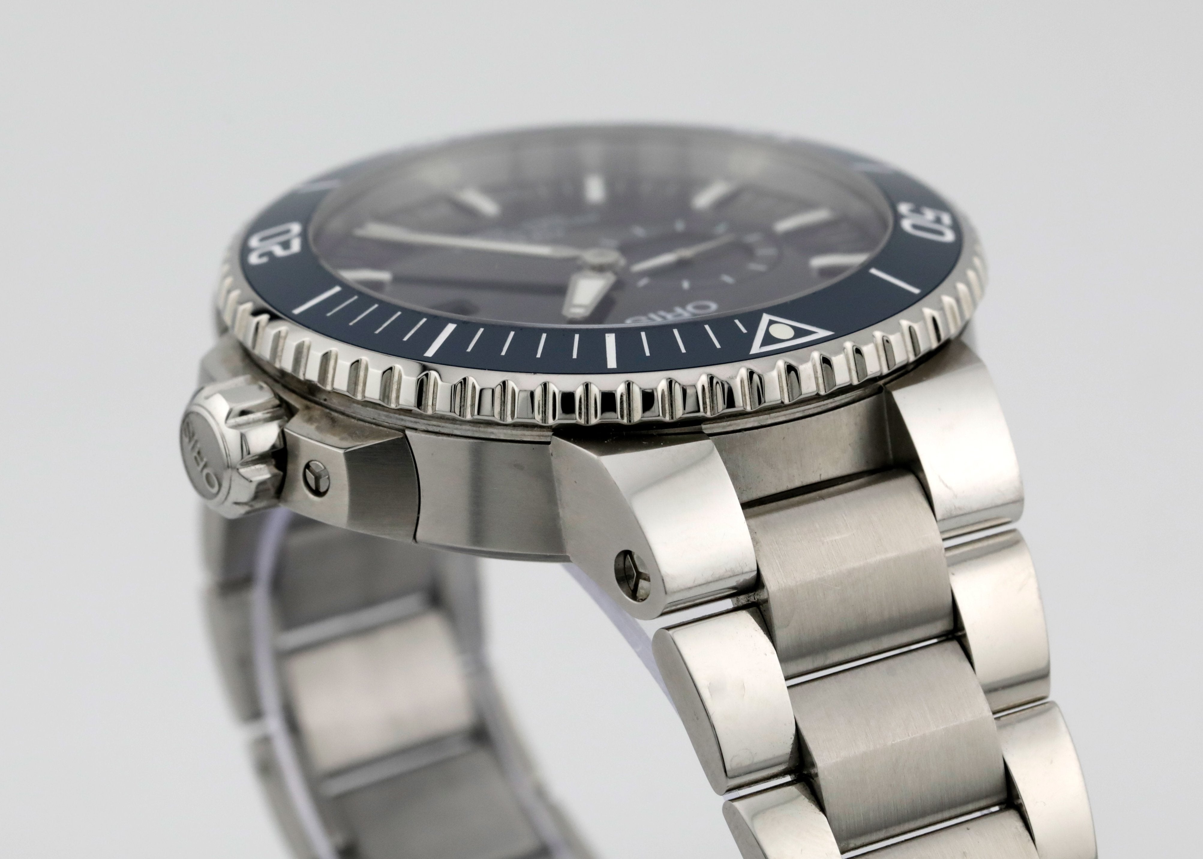 Pre Owned Oris Aquis Small Seconds Date Ref# 01 743 7733 4155